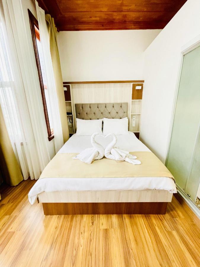 Qonaq Hotel & Suites Istanboel Buitenkant foto