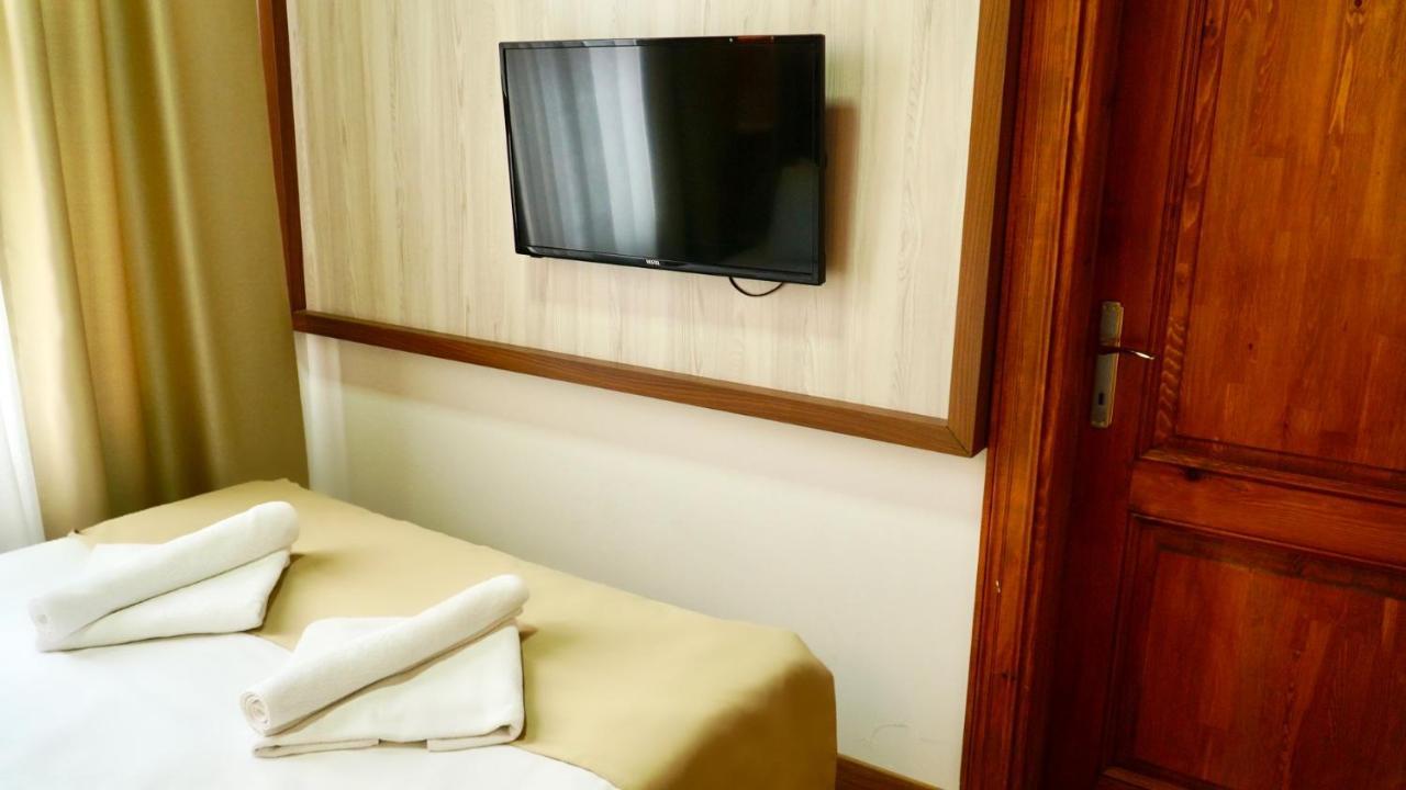 Qonaq Hotel & Suites Istanboel Buitenkant foto