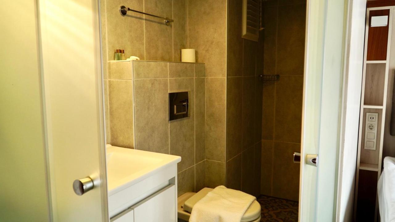 Qonaq Hotel & Suites Istanboel Buitenkant foto