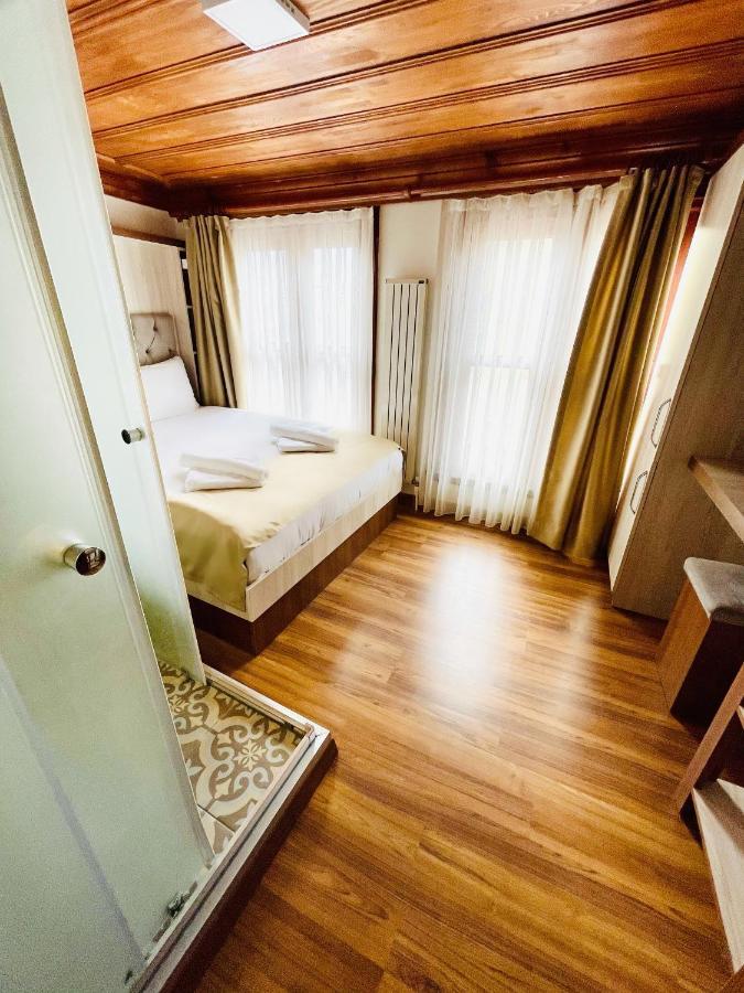 Qonaq Hotel & Suites Istanboel Buitenkant foto